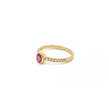 Carica l'immagine nel visualizzatore di Gallery, Anello con tormalina rubellite, diamanti e oro giallo 18 kt