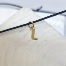 Carica l'immagine nel visualizzatore di Gallery, Ciondolo iniziale lettera in oro giallo 18 kt