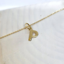 Carica l'immagine nel visualizzatore di Gallery, Collana con iniziale lettera in oro giallo 18 kt