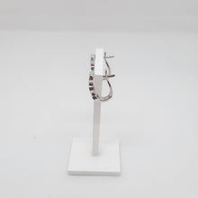 Carica l'immagine nel visualizzatore di Gallery, Orecchini cuore con brillanti in oro bianco 18 kt ORD2