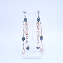 Carica l'immagine nel visualizzatore di Gallery, Orecchini con perle e oro 18 kt ORP4