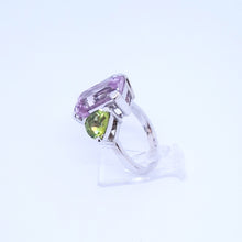 Carica l'immagine nel visualizzatore di Gallery, Anello con kunzite e peridot in oro bianco 18 kt AN 1