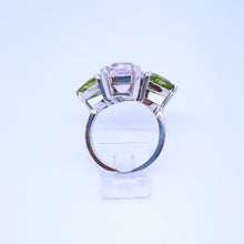 Carica l'immagine nel visualizzatore di Gallery, Anello con kunzite e peridot in oro bianco 18 kt AN 1