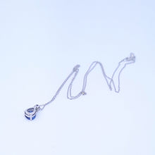 Carica l'immagine nel visualizzatore di Gallery, Collana con zaffiro e diamante in oro bianco 18 kt COZ 2