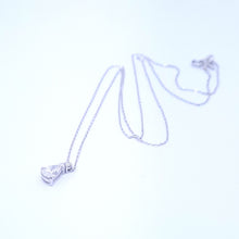 Carica l'immagine nel visualizzatore di Gallery, Collana diamante a goccia in oro bianco 18 kt