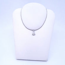 Carica l'immagine nel visualizzatore di Gallery, Collana diamante a goccia in oro bianco 18 kt
