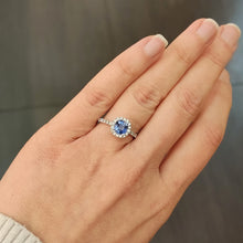Carica l'immagine nel visualizzatore di Gallery, Anello zaffiro e diamanti in oro bianco 18 kt