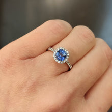 Carica l'immagine nel visualizzatore di Gallery, Anello zaffiro e diamanti in oro bianco 18 kt