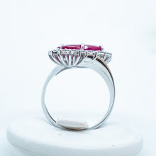 Carica l'immagine nel visualizzatore di Gallery, Anello con rubino e brillanti in oro bianco 18kt ANR2