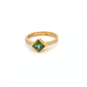 Anello con tormalina verde e diamanti in oro rosa 18 kt