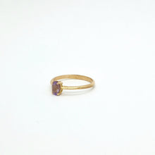 Carica l&#39;immagine nel visualizzatore di Gallery, Anello con ametista ovale in oro rosa 18 kt
