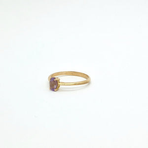 Anello con ametista ovale in oro rosa 18 kt