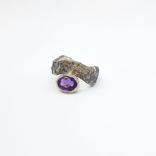 Carica l&#39;immagine nel visualizzatore di Gallery, Anello con ametista in argento 925
