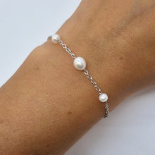 Carica l&#39;immagine nel visualizzatore di Gallery, Bracciale Alisia con perle in argento 925
