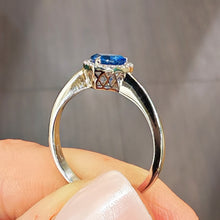 Carica l'immagine nel visualizzatore di Gallery, Anello con zaffiro a cuore e diamanti in oro bianco 18 kt
