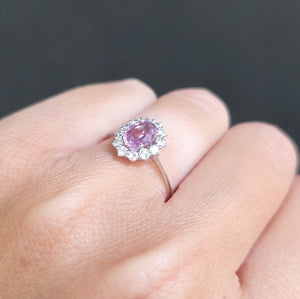 Anello zaffiro rosa con diamanti in oro bianco 18 kt