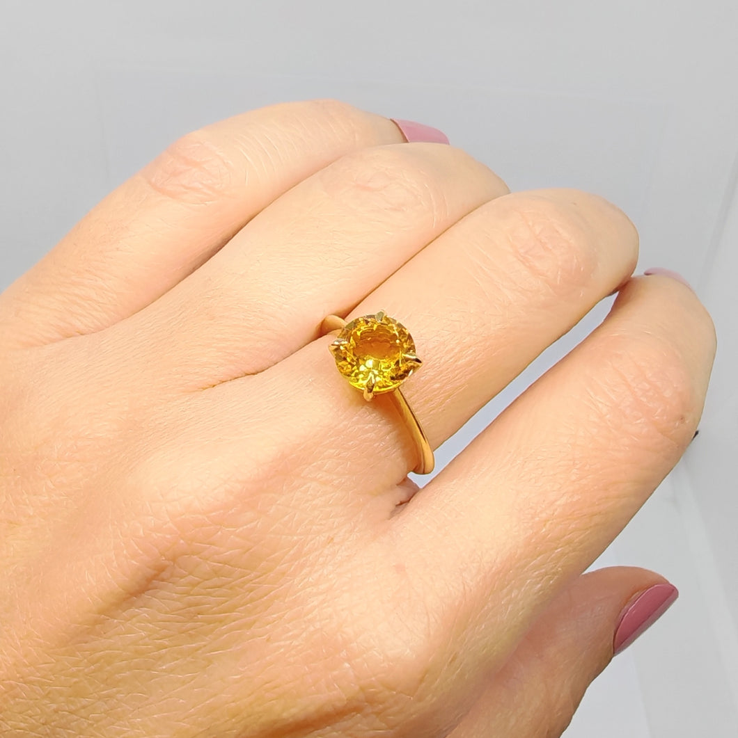 Anello in oro giallo 18 kt e quarzo citrino