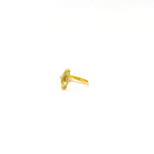 Carica l'immagine nel visualizzatore di Gallery, Anello con berillo verde in oro giallo 18kt e diamanti
