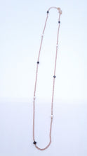 Carica l&#39;immagine nel visualizzatore di Gallery, Collana con perle e diamanti neri in oro rosa 18 kt
