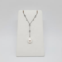 Carica l&#39;immagine nel visualizzatore di Gallery, COMETE GIOIELLI  collana oro bianco 18 kt con diamanti e perle
