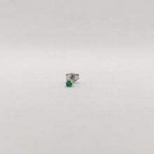 Carica l&#39;immagine nel visualizzatore di Gallery, Monorecchini con smeraldo in oro bianco 18 kt

