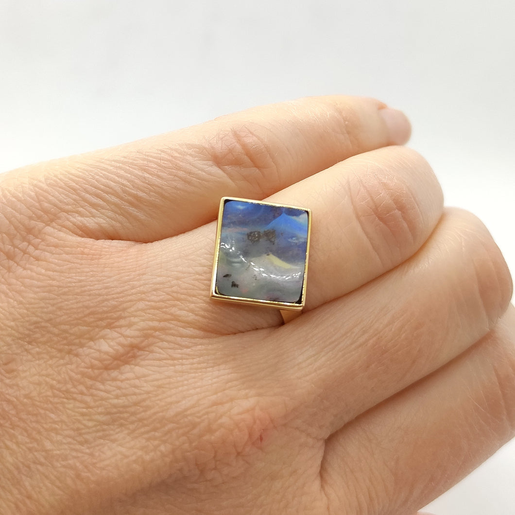 Anello con opale in oro giallo 18 kt