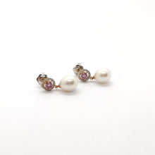 Carica l&#39;immagine nel visualizzatore di Gallery, Comete gioielli orecchini con perle, diamanti e zaffiri rosa in oro 18 kt
