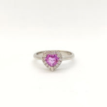 Carica l&#39;immagine nel visualizzatore di Gallery, Anello con zaffiro rosa cuore con diamanti in oro bianco 18 kt
